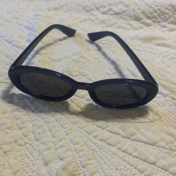 Elizabeth & James McKinley oval  Sunglasses, 51mm B Navy main image 5
